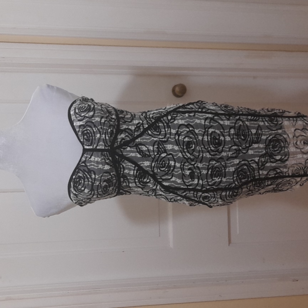 Black and White Roses Strapless Dress Custom Made Size XS/S NWOT, Never Worn
